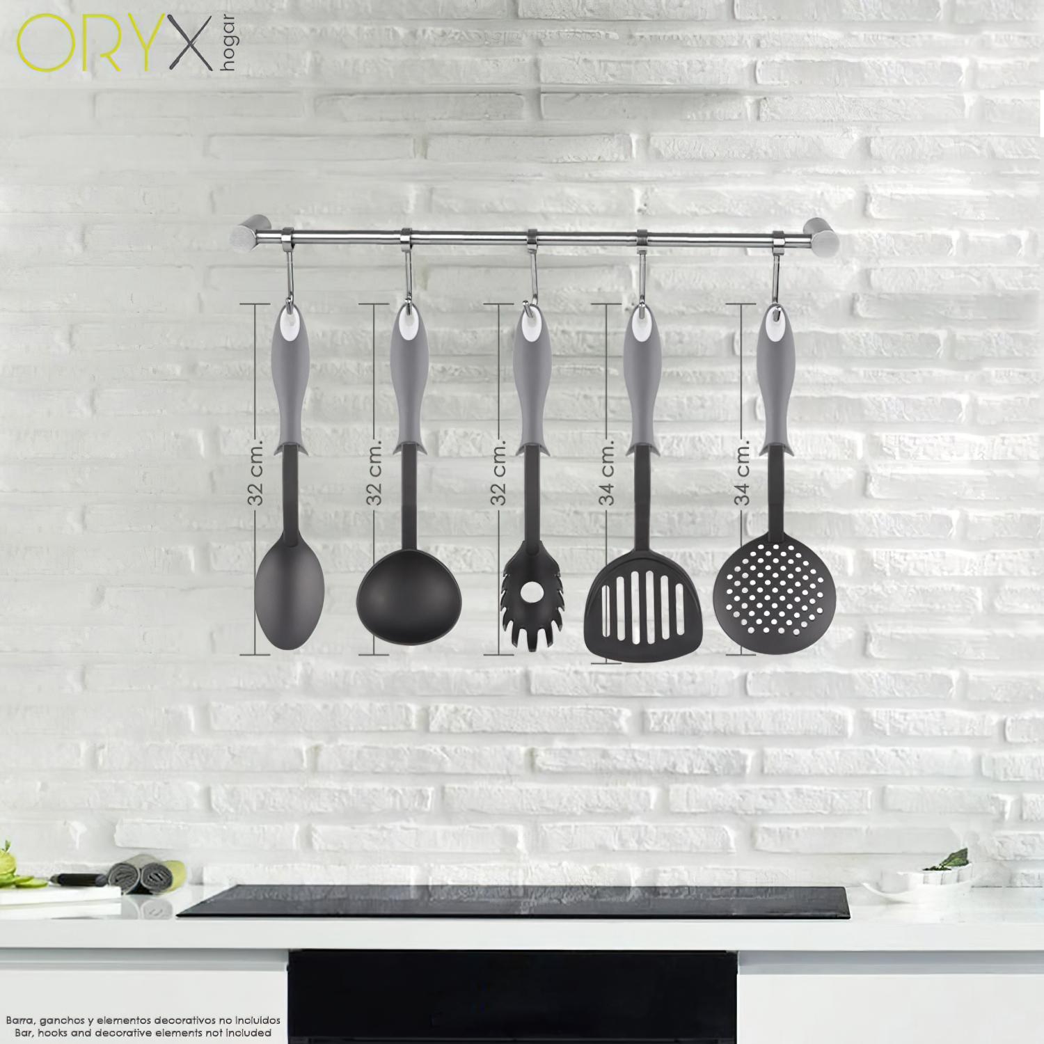 Cucharon Servir Cocina Nylon Con Mango Antigotas Engomado 32 X 9,8 Cm.