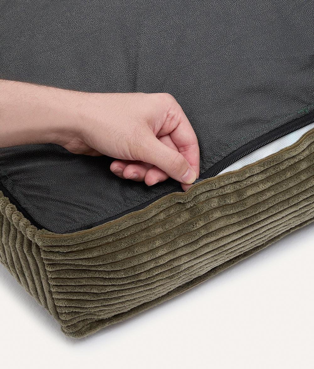 Cafide Cama De Material Reciclado Para Perro Con Tejido De Pana Verde. Modelo Cuadra._3