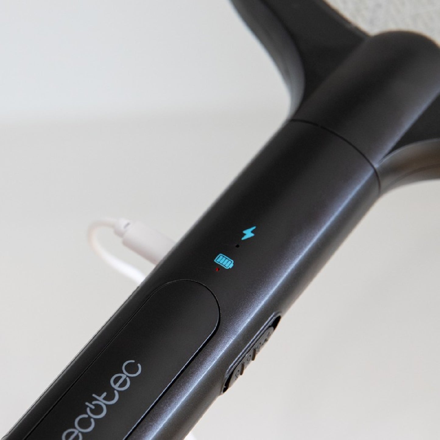 Raqueta Matamoscas Y Mosquitos Eléctrico Portátil Byefly 1000 Paddle. 2 En 1: Matamosquitos Y Lámpara, 3000 V Y Batería De 1200 Mah, Incluye Base Pa_4