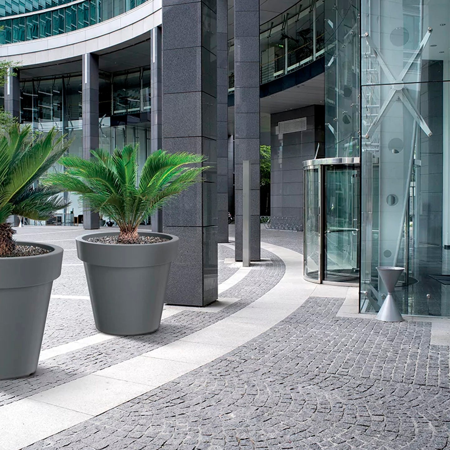 Maceta Lexo Round 212l., Dimensiones (mm) 800x800x740, Color Gris Piedra