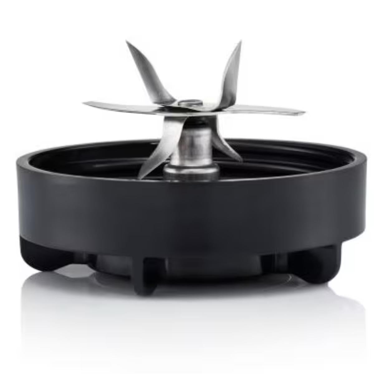 Liquidificador Oster 1.9L Pro com motor reversível e 1100W