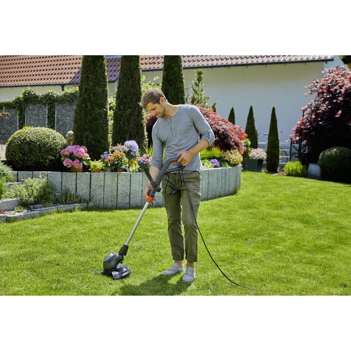 Aparador de relva elétrico Gardena ComfortCut 650/28