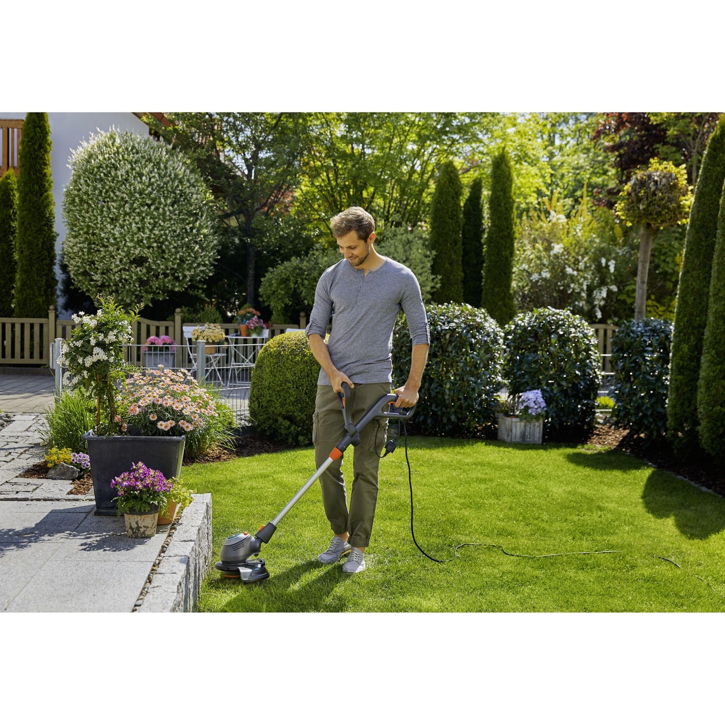 Aparador de relva elétrico Gardena ComfortCut 650/28