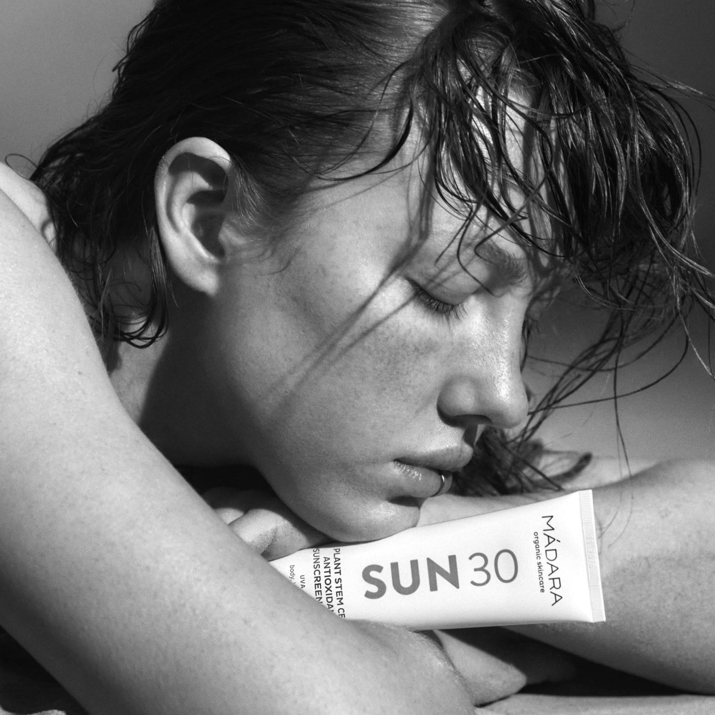 Crema solar cara y cuerpo SPF30 de Mádara 100 ml