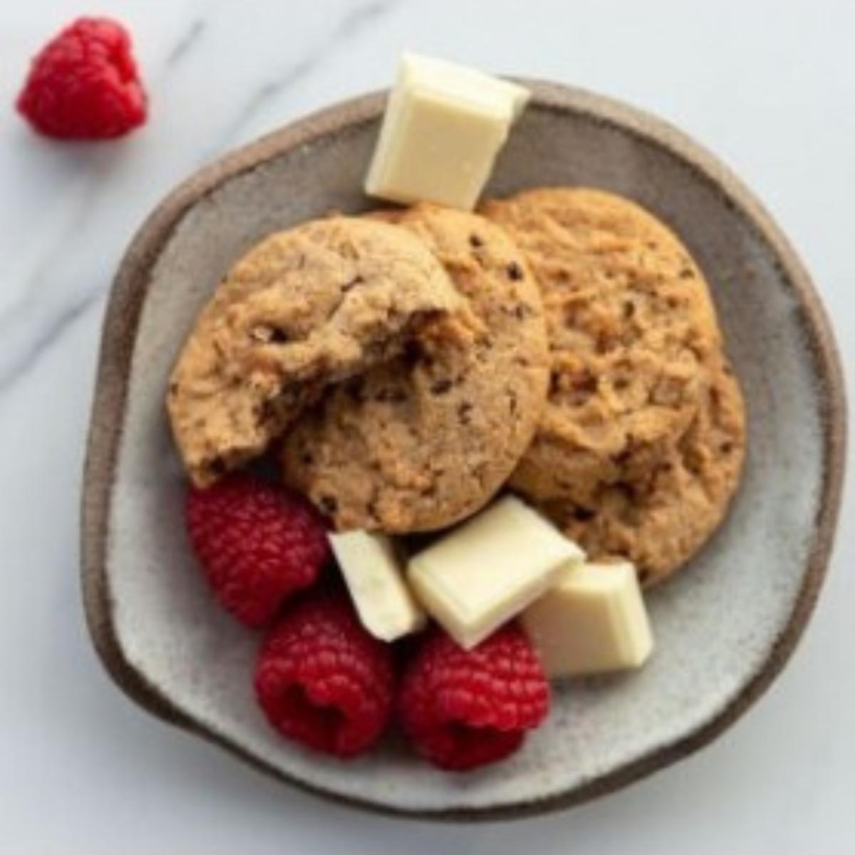 Walkers Cookies de chocolate branco e pepitas de framboesa 150g