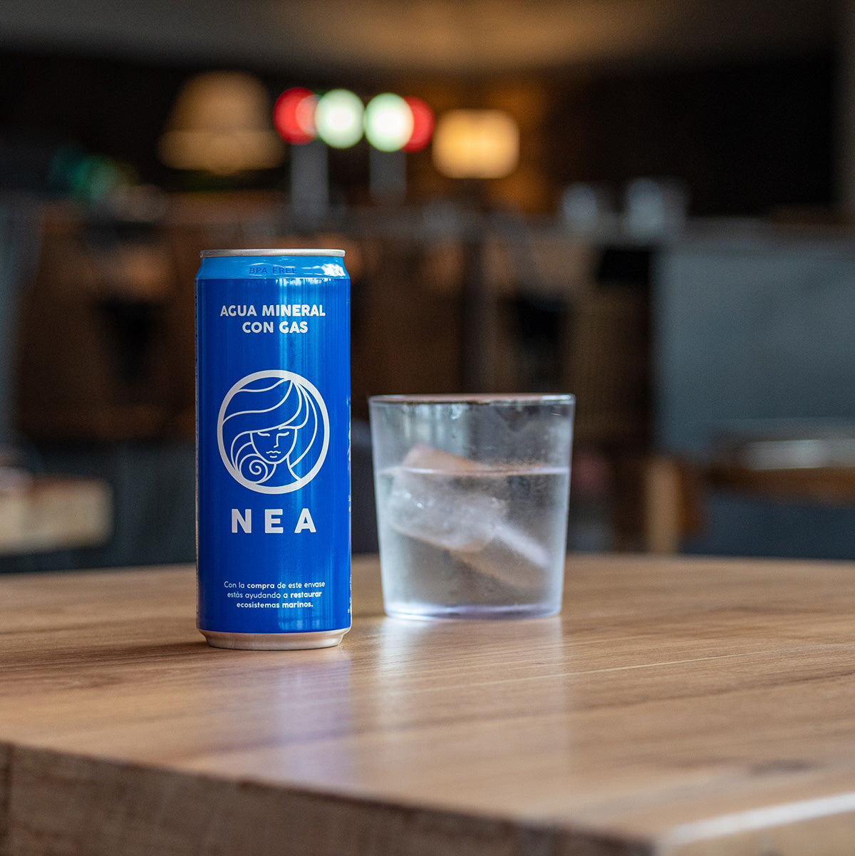 Água Mineral Natural com Gás NEA em Lata 330 ml