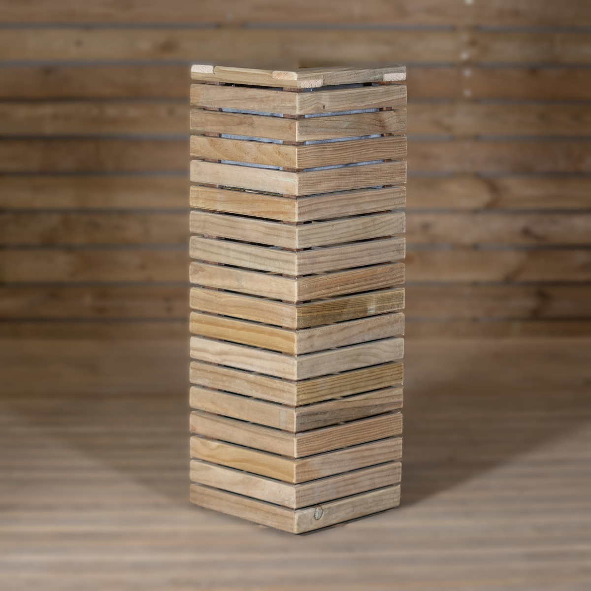 Jardinera Luxe Torre De Madera Tratada Vidahuerto 30x30x90 Cm.