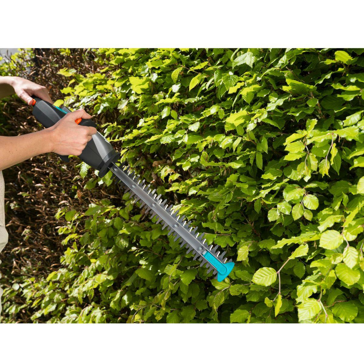 Aparador de sebes Gardena Easycut Li40