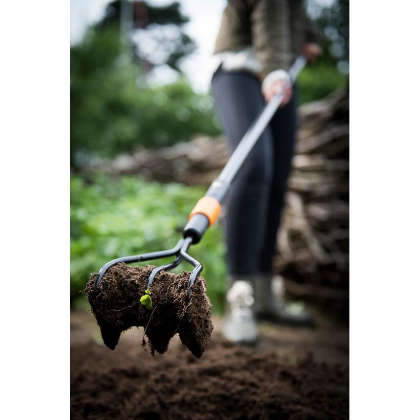 Cultivador Fiskars QuickFit de 3 pontas