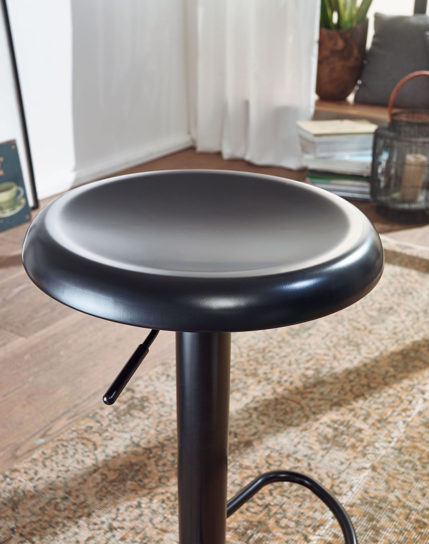 Taburete Negro Sin Respaldo 58 - 79 Cm_4