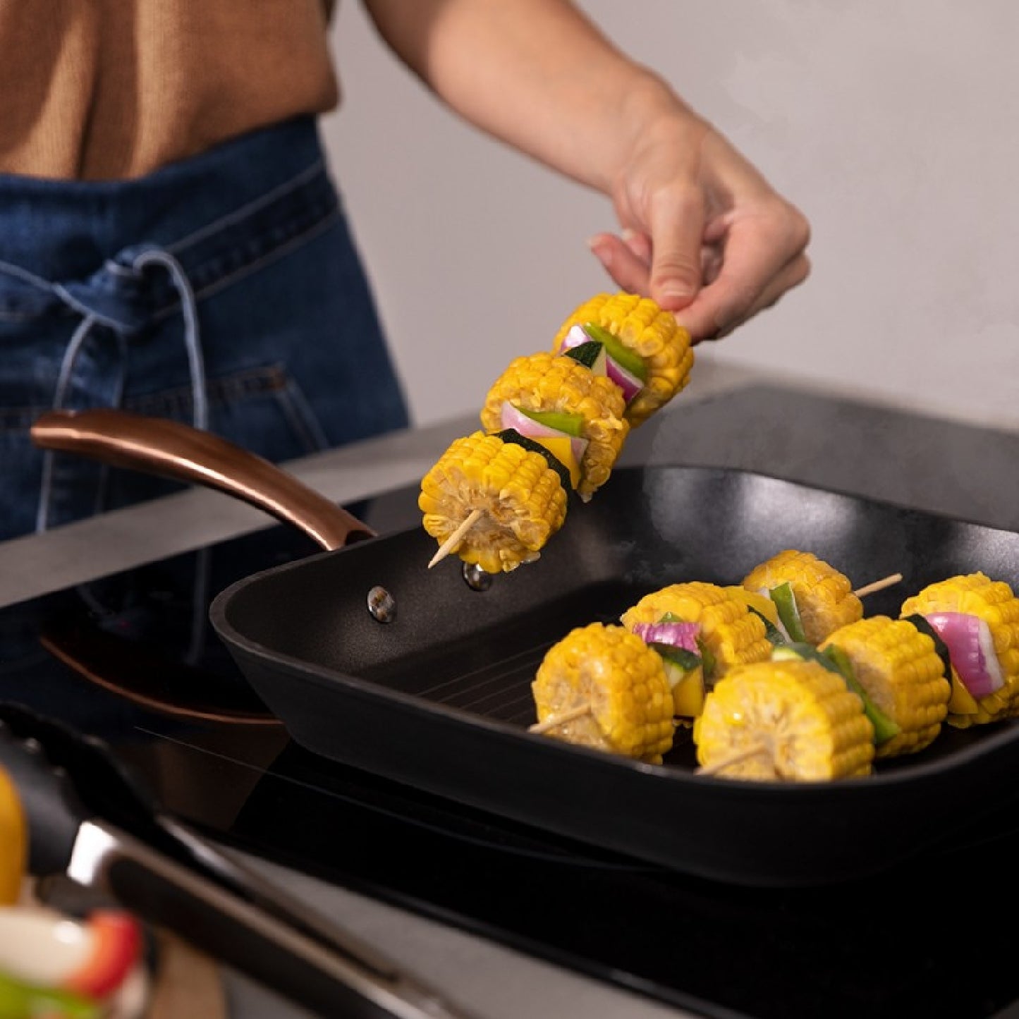 Grill Polka Fantasy 28 Grill Golden. Diámetro 28 Cm, Aluminio Forjado, Revestimiento Antiadherente Platinum Plus Teflon, Libre Pfoa, Mango De Acero_4