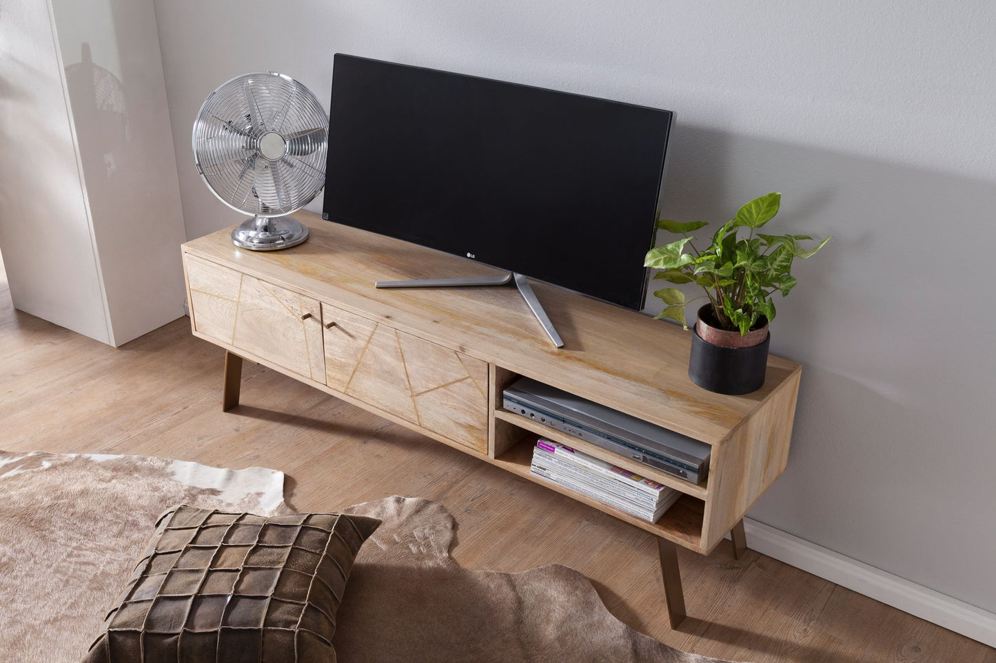 Mueble De Tv Amplio Y Práctico Modelo Wl5.607_4