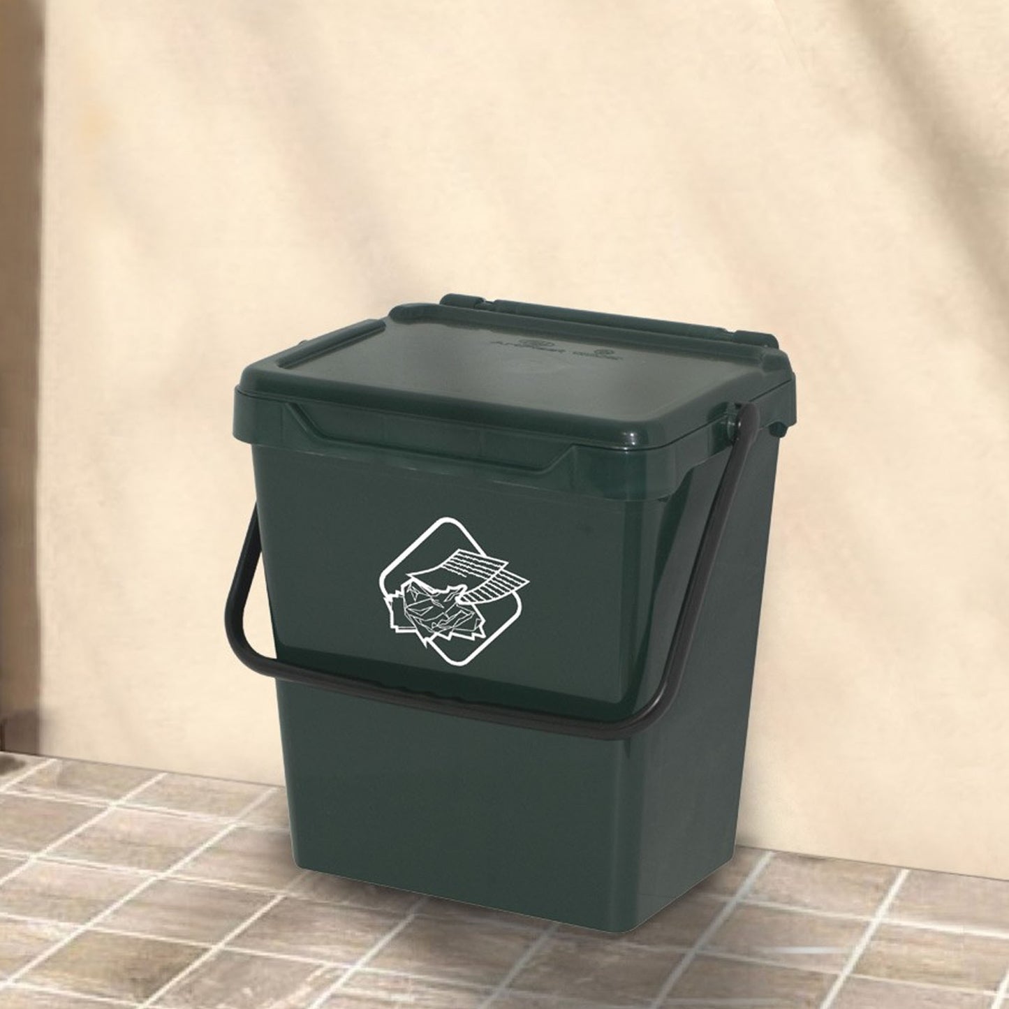 Cubo De Polipropileno Con La Manija Y La Cubierta, De Color Verde, 30 Lt. 400x305x390 Mm_4