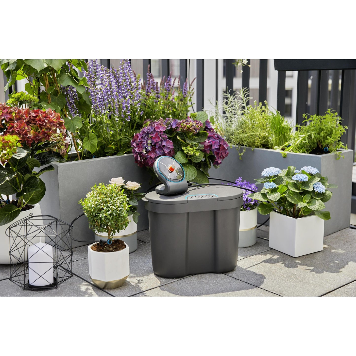 Conjunto de irrigação solar Gardena AquaBloom com depósito incluído