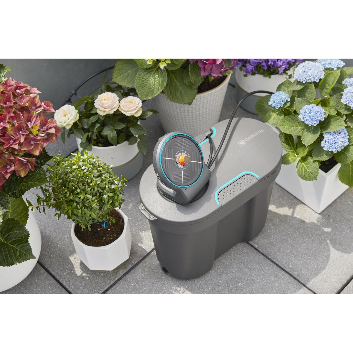 Conjunto de irrigação solar Gardena AquaBloom com depósito incluído