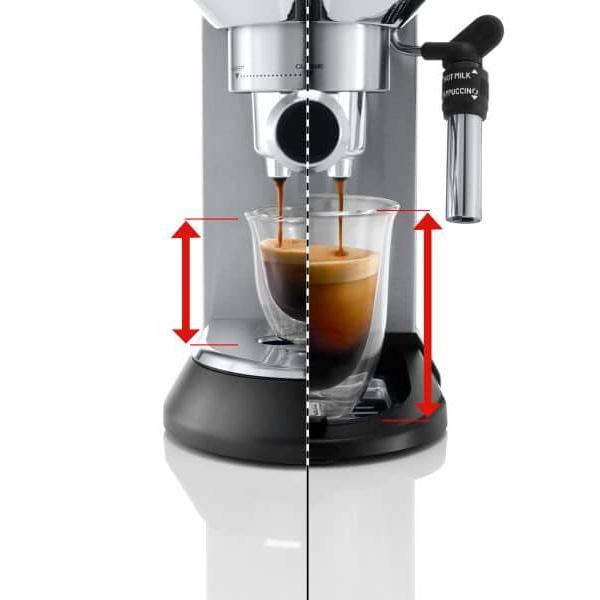 Máquina manual de café expresso e cappuccino Delonghi Dedica Maestro EC685.M Metal