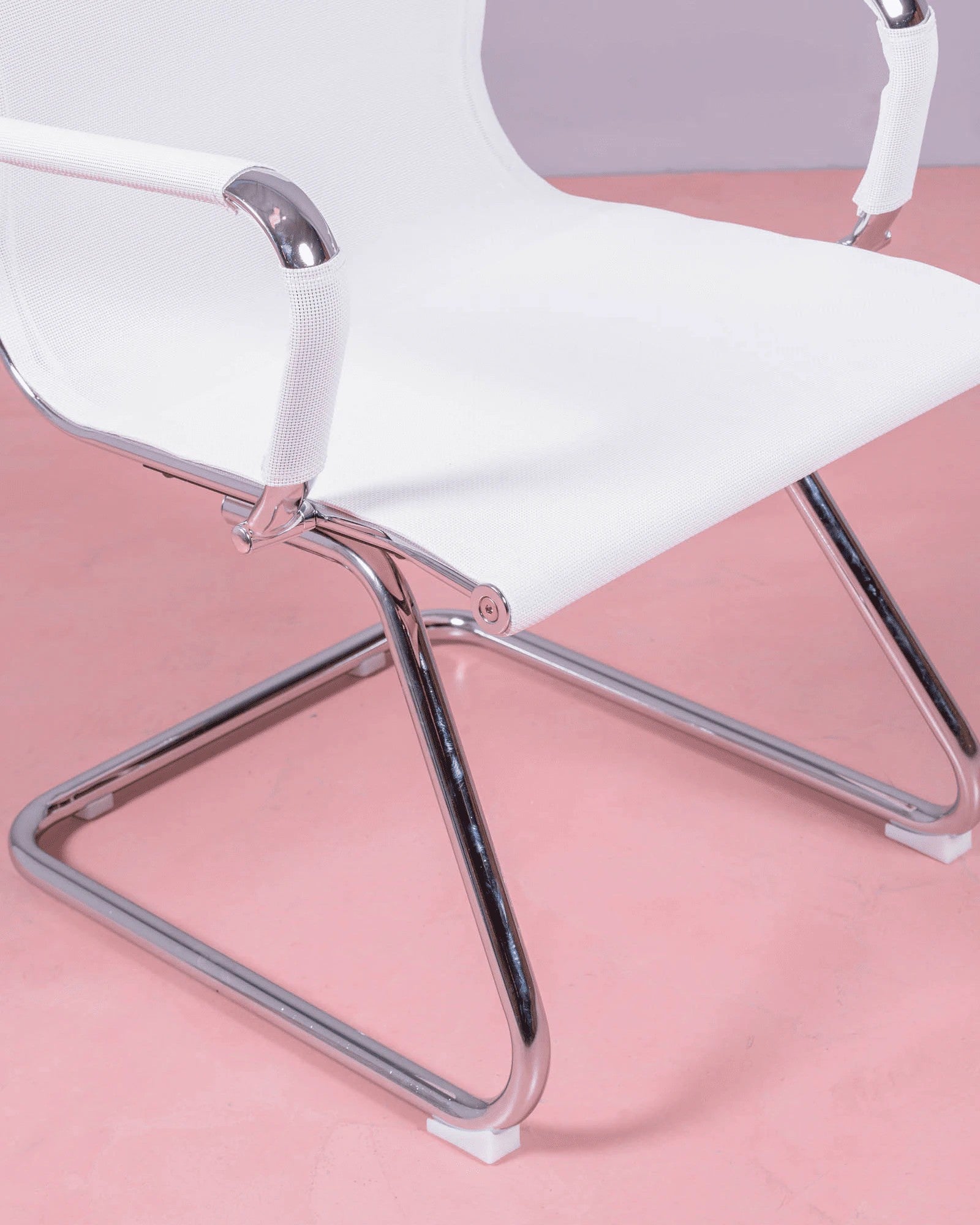 Silla Para Sala De Reuniones Con Respaldo Bajo En Malla De Fibra Transpirable - Alu_4