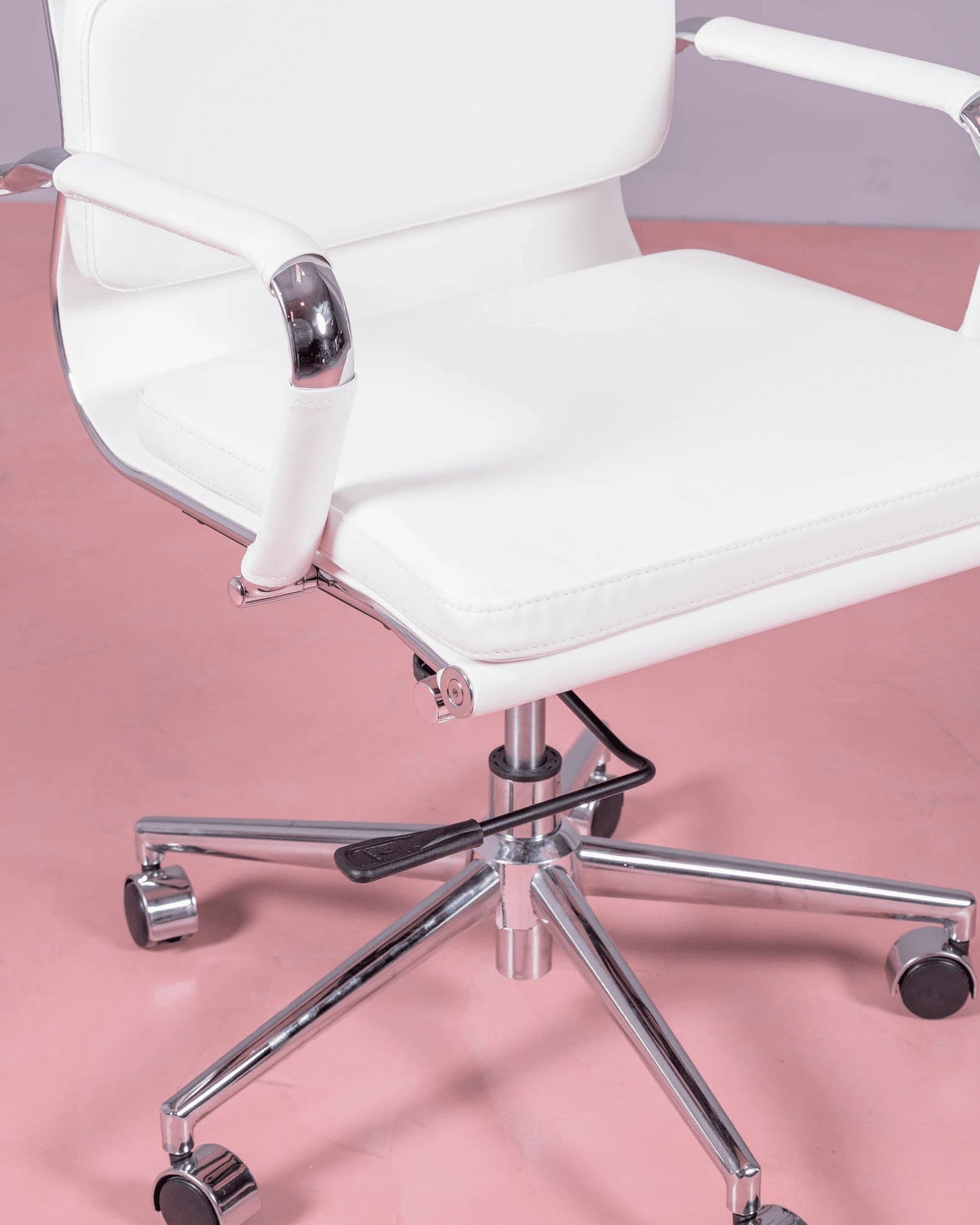 Silla De Oficina Con Ruedas Y Respaldo Alto Acolchado En Polipiel - Alu S_2
