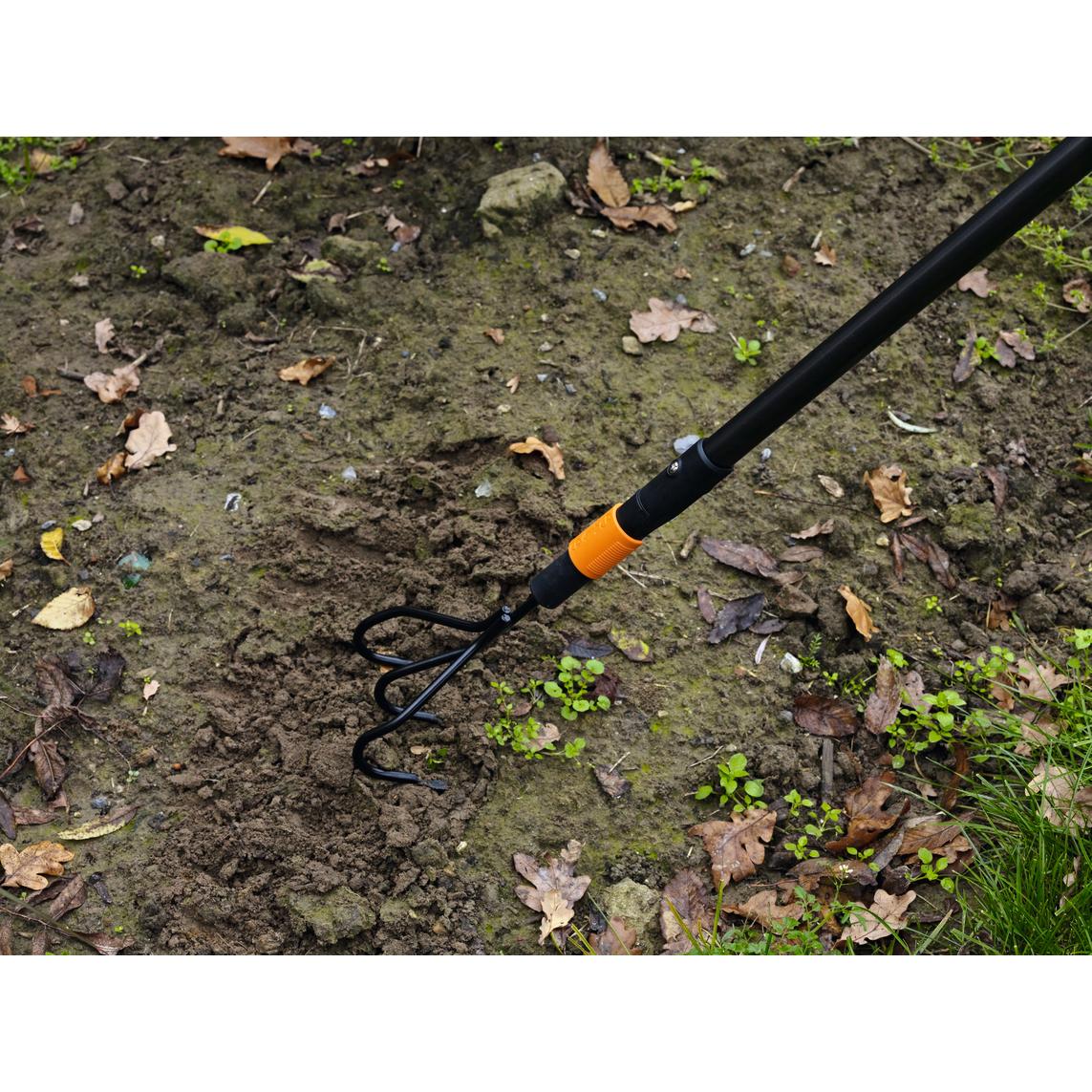 Cultivador Fiskars QuickFit de 3 pontas