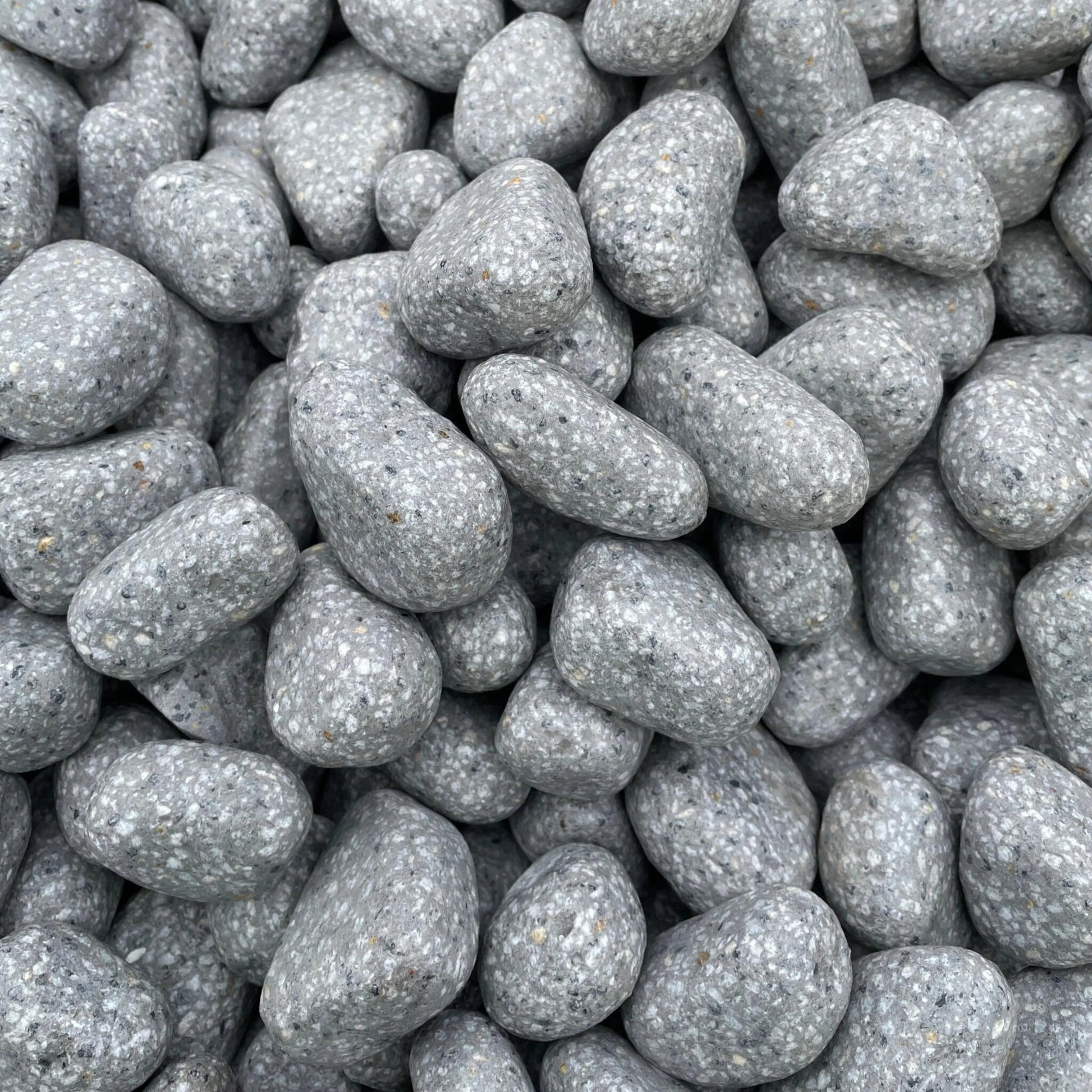 Canto Rodado Gris Perla Recycla / Saco 20 Kg. / 10-50 Mm_0