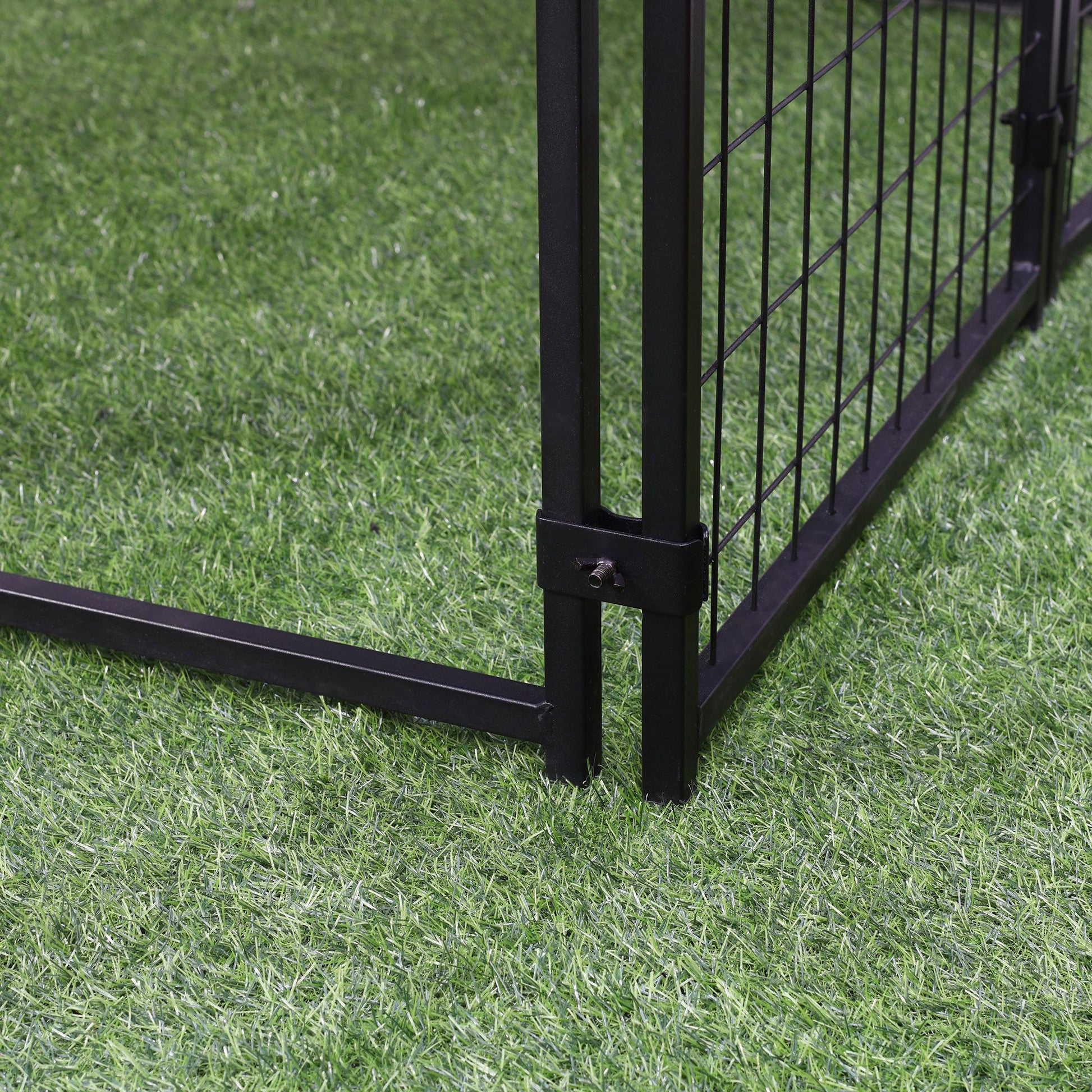 Pawhut Perrera De Exterior Con Techo 141x141x153 Cm Con Malla De Metal Y Puerta_3