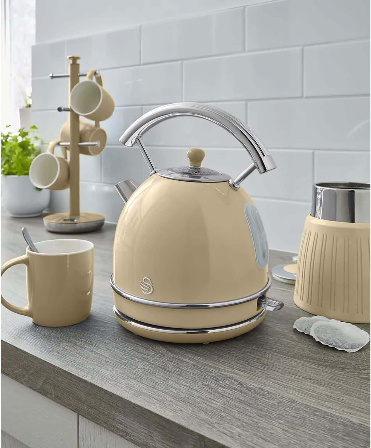 Swan Retro Hervidor Agua Eléctrico, 1,8 L, Resistencia Oculta Acero Inoxidable, Sin Bpa, Inalámbrico, Sk14630cneu,crema_1