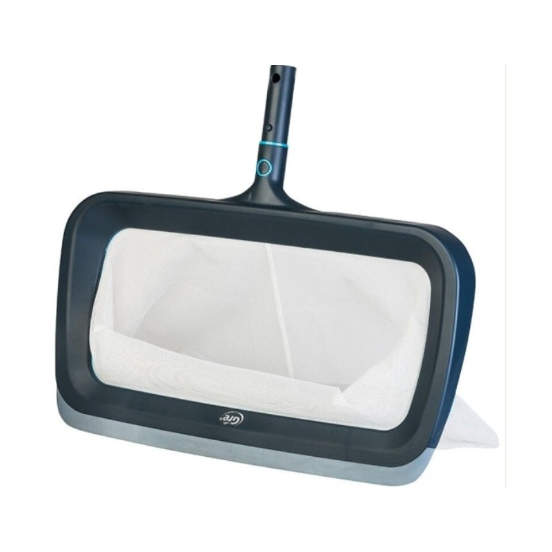 Rede de recolha de folhas para limpeza do fundo da piscina.