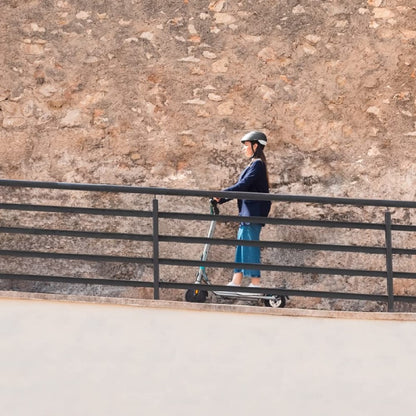 Patinete Eléctrico Bongo Serie D20. 250 W Con Un Pico Máximo De 500 W, 20 Km De Autonomía, Ruedas 8,5”, Freno Eléctrico Delanterio Y De Disco Traser_1