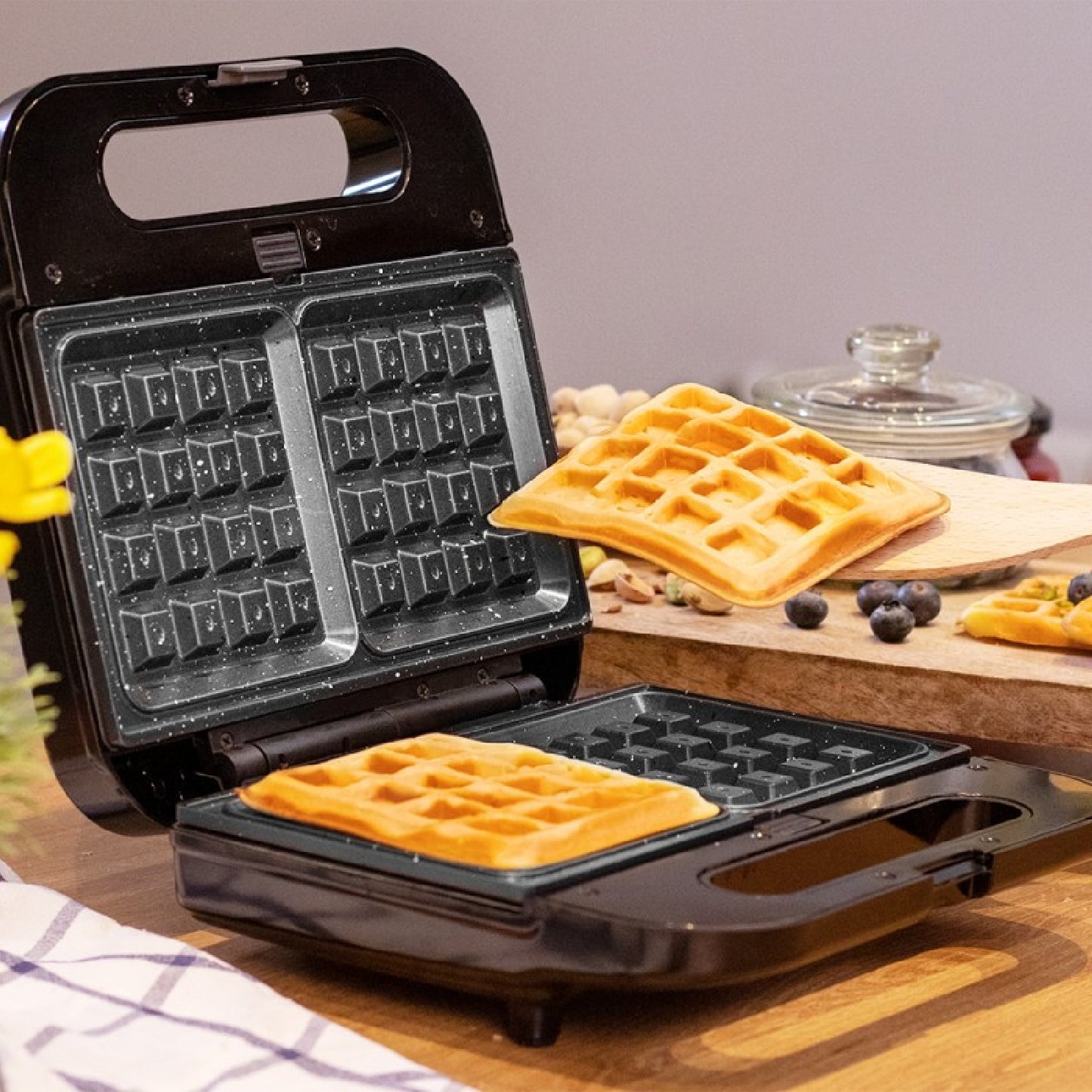 Sandwichera Rock'ntoast 3-in-1 Square, Capacidad 2 Sándwiches, Acabados En Acero Inoxidable, 3 Placa Desmontables E Intercambiables, Revestimiento D_1
