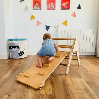 Triángulo De Aprendizaje Pequeño Pikler Plegable Madera + Rampa Listones. Med: 60 X 50 X 55 Cm.tremrl0005. Woodgo.