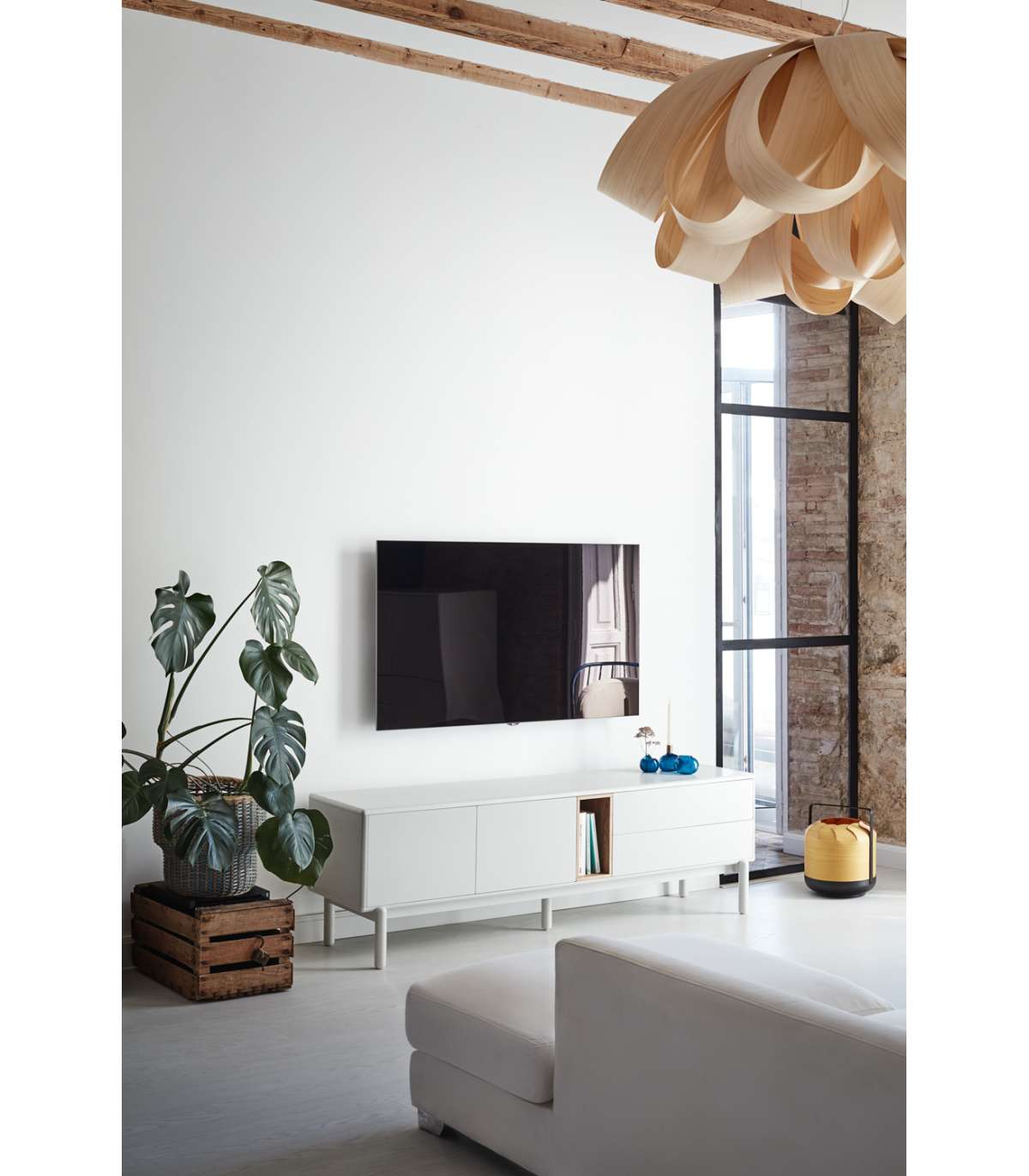 Mueble Para Televisión Modelo Corvo 2 Puertas 2 Cajones Acabado Crema, 40cm(ancho) 56cm(_1