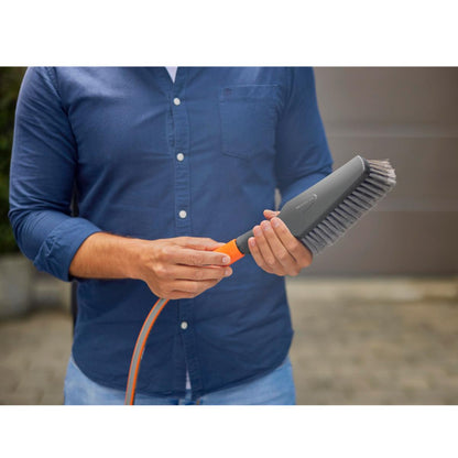 Conjunto de lavagem Cleansystem com escova de mãos Gardena