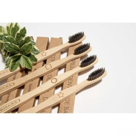 Embalagem de 4 escovas de dentes de bambu e carvão ativado Irisana
