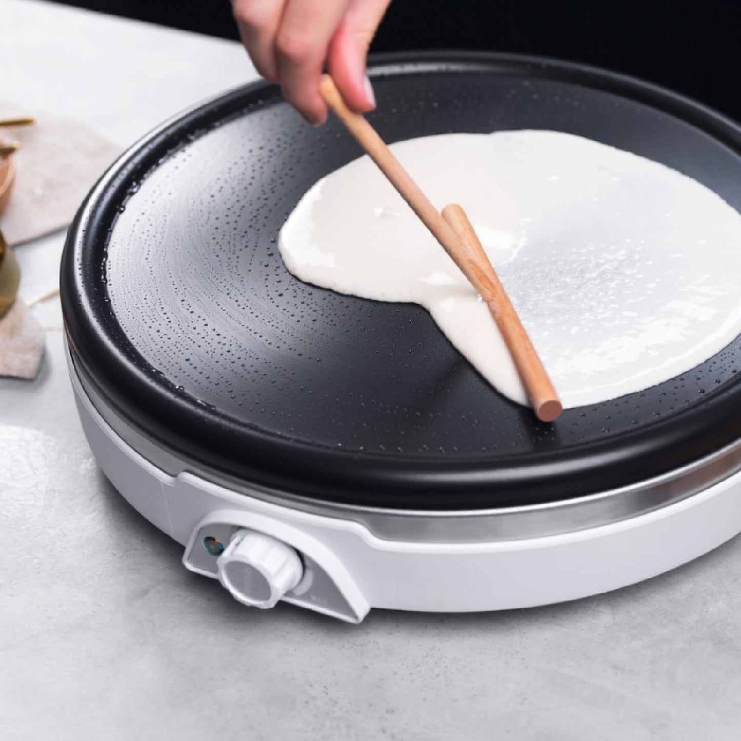 Crepera Fun Crepestone Xl Inox. 1350 W, Acero Inoxidable, Placa Con Revestimiento Antiadherente Y Extraíble, Termostato Regulable, Rodillo Y Espátul_2