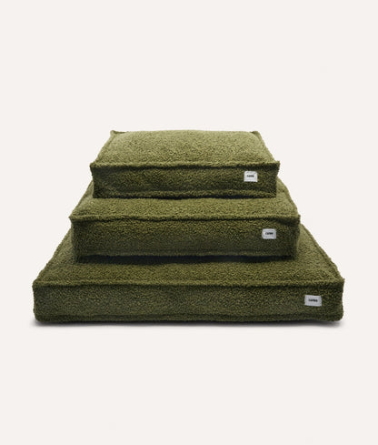 Cafide Cama De Material Reciclado Para Perro Con Tejido Estilo Borreguito Verde. Modelo Cuadra._4