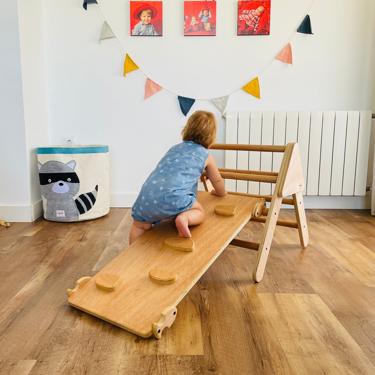 Triángulo De Aprendizaje Pequeño Pikler Plegable Madera + Rampa Listones. Med: 60 X 50 X 55 Cm.tremrl0005. Woodgo.
