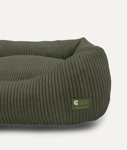 Cafide Cama De Material Reciclado Para Perro Con Tejido De Pana Verde. Modelo Snozy._1