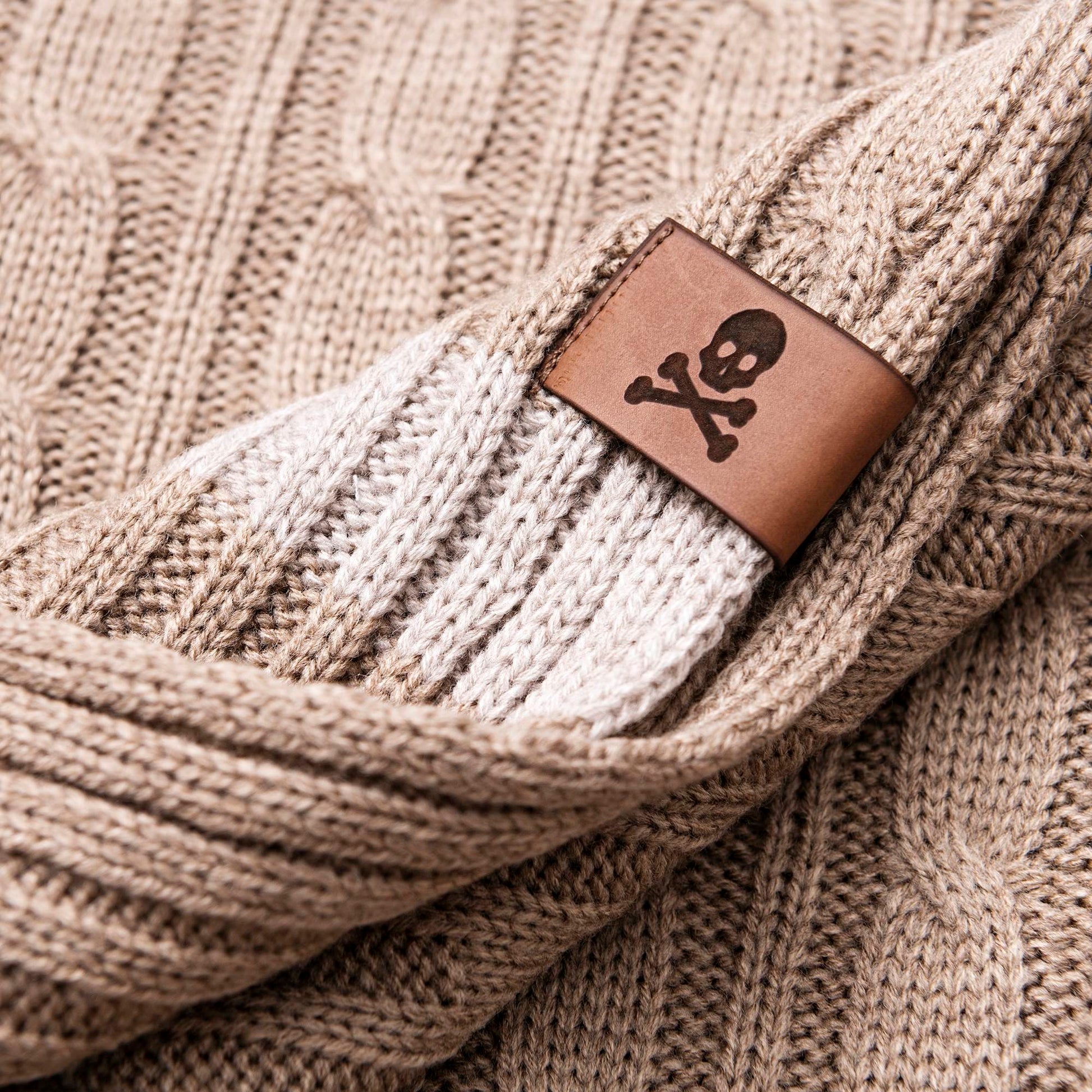 Manta Punto De Ochos 140x190cm 100% Acrílico 200gsm Marrón Con Rallas Beige Scalpers Home