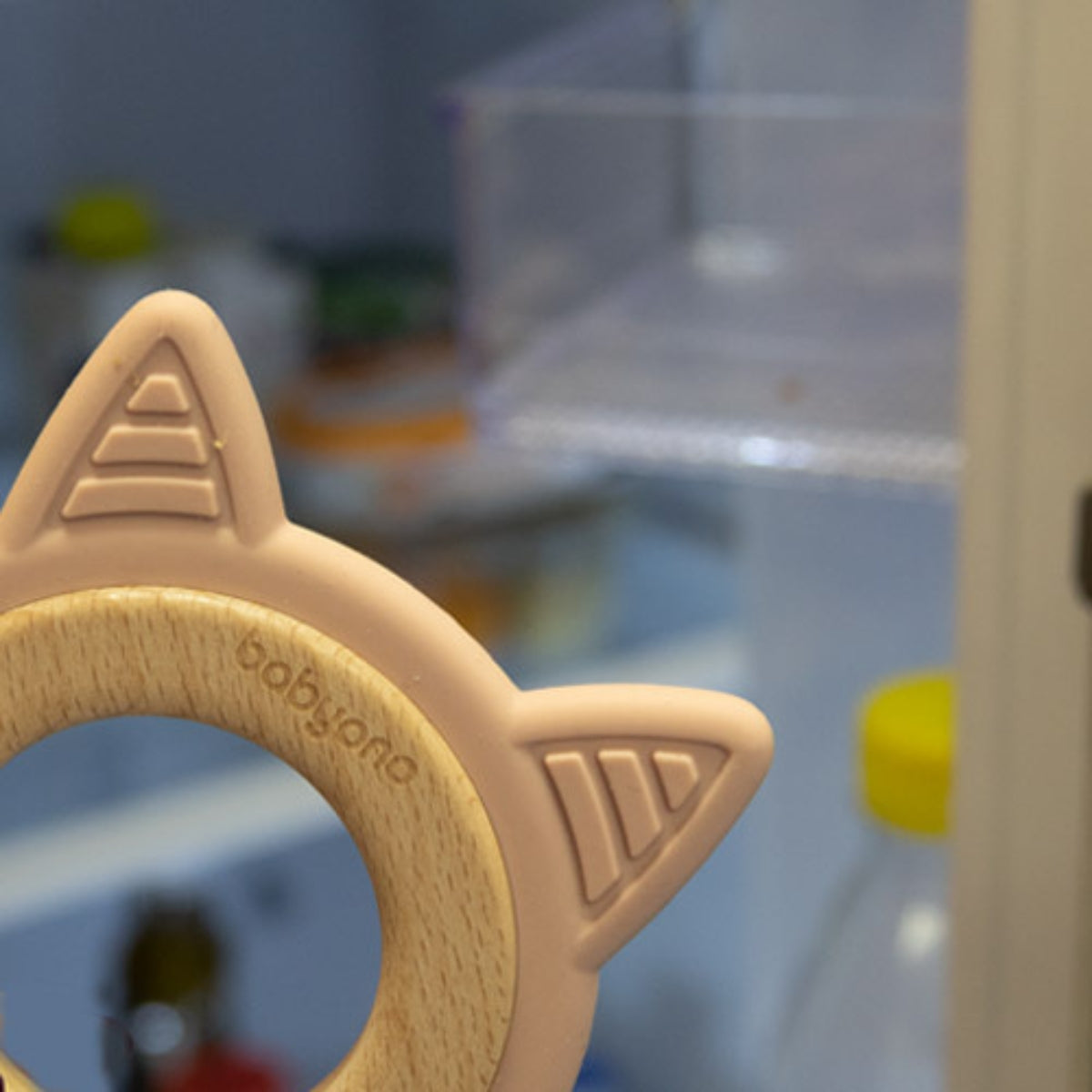 Gatito Mordedor De Madera Y Silicona_3