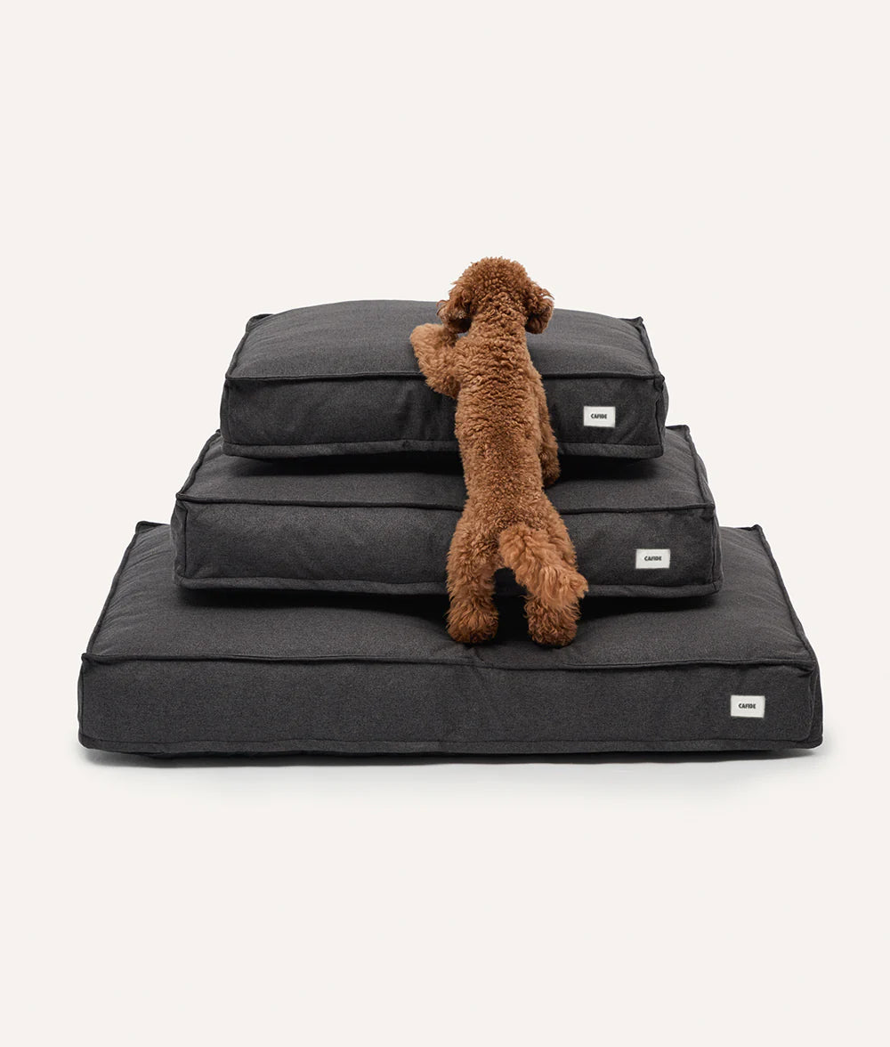 Cafide Cama De Material Reciclado Para Perro Con Tejido Basic Antracita. Modelo Cuadra._4