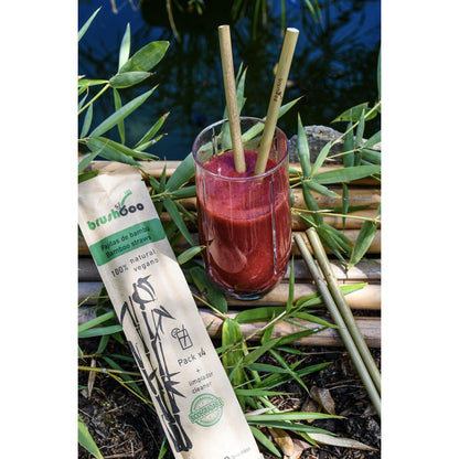 Embalagem com 4 palhinhas de bambu e limpador Brushboo