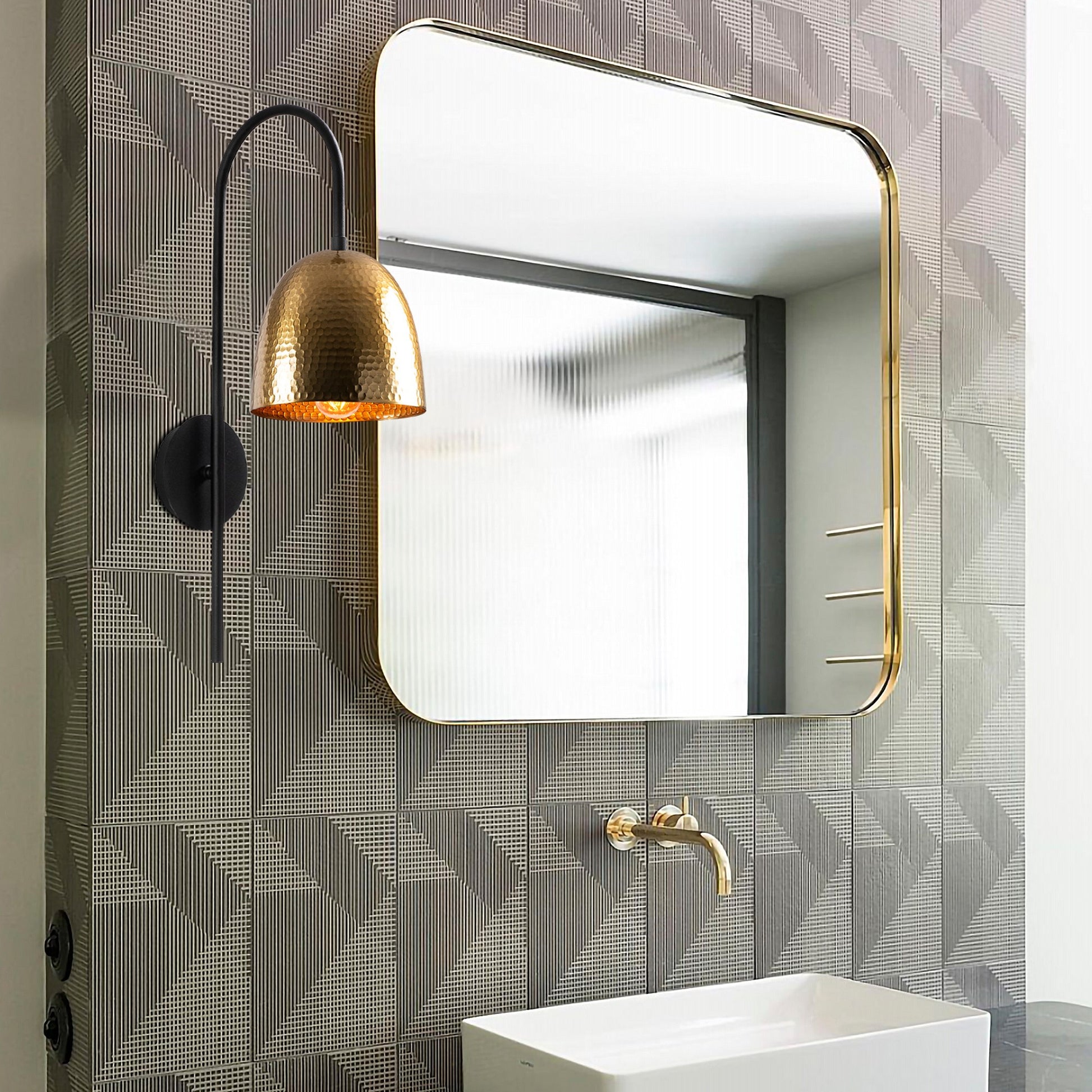 Aplique De Pared, Metal , Negro

vintage, 16x24x57, Casquillo E 27 Max 40 W