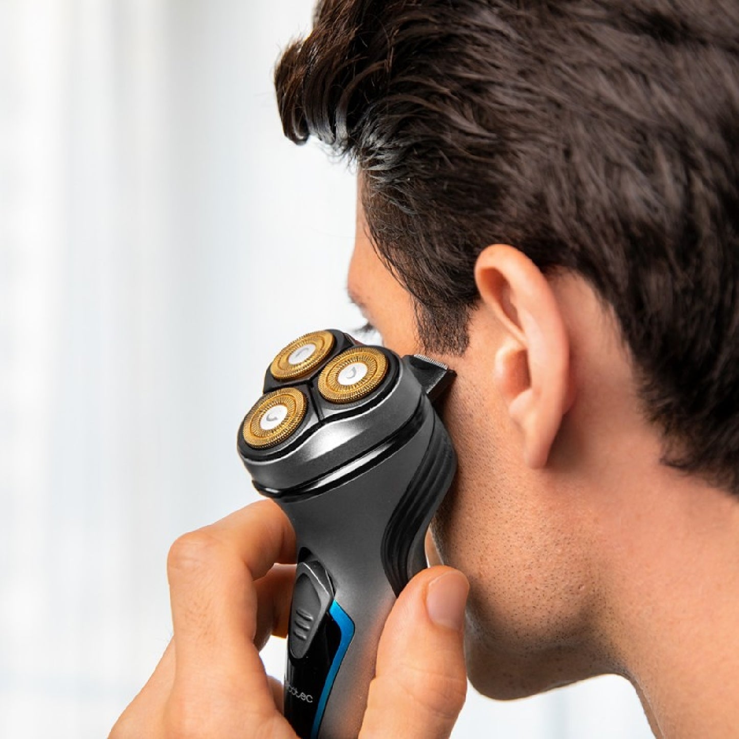 Cecotec Afeitadora Rotativa Precisioncare Titanium Perfectcut_1