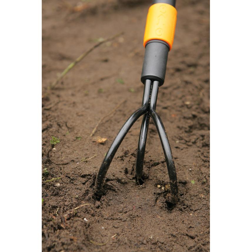 Cultivador alemão Fiskars QuickFit de 3 dentes