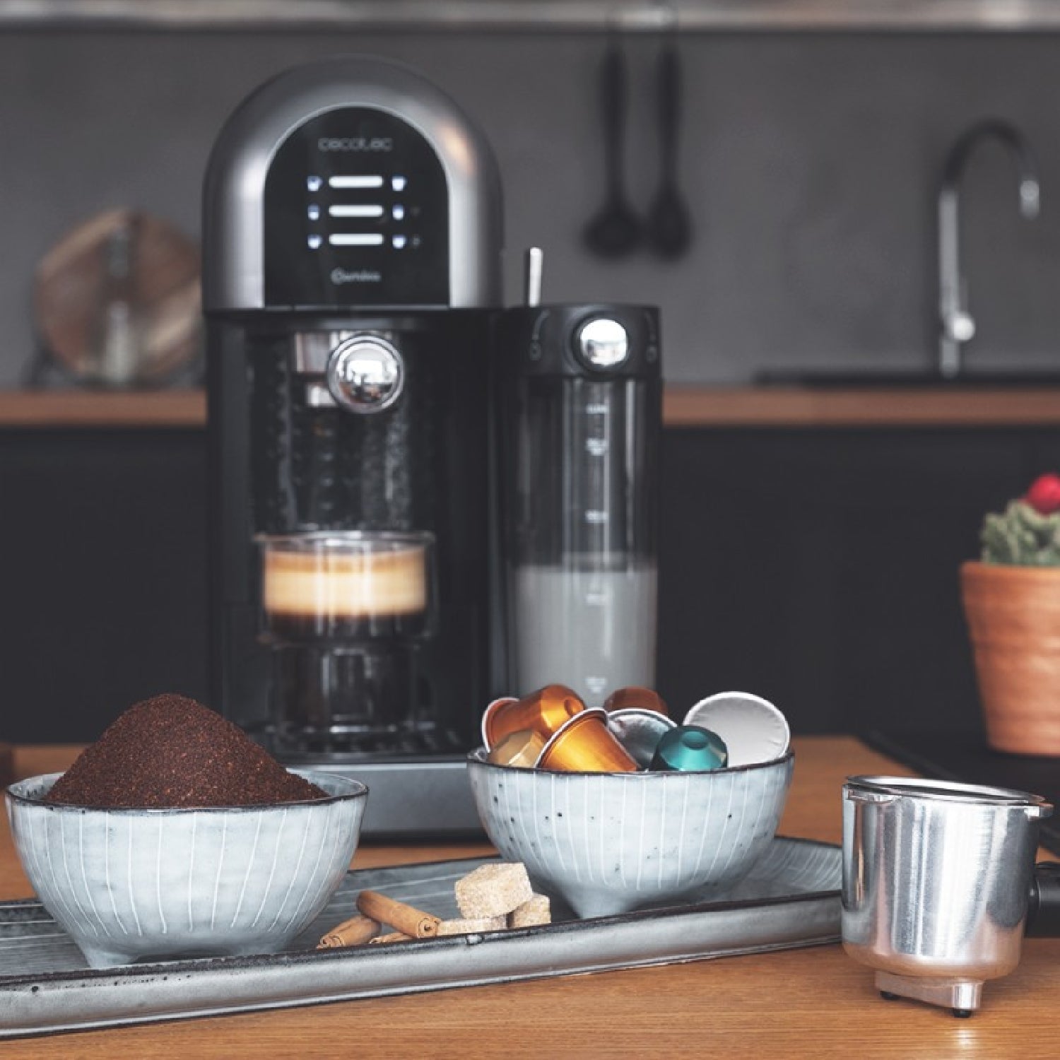 Cecotec Cafetera Semiautomática Instant-ccino 20 Chic Serie Nera Cecotec_3