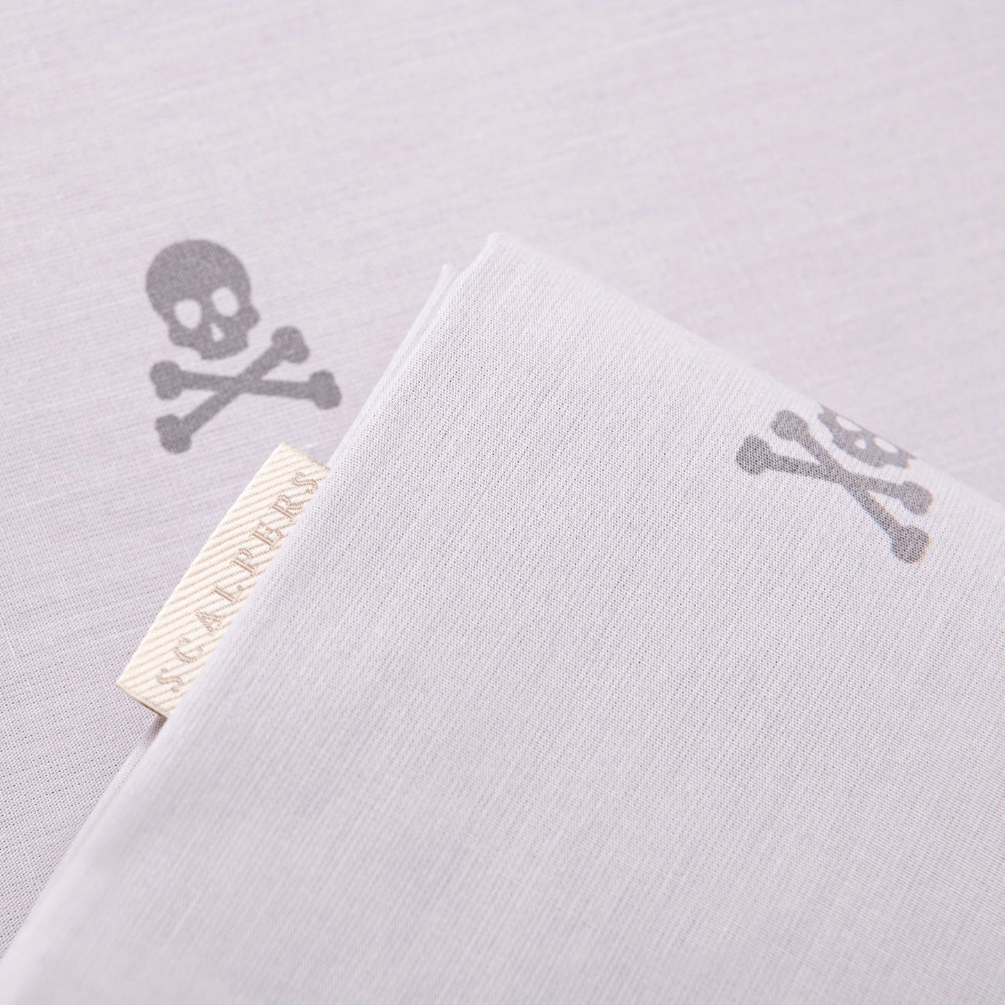 Set Cama (funda Nórdica 260x240cm + 2 Fundas Almohada  50x105cm) 100% Algodón Gris Oscuro & Gris Claro Calaveras Scalpers Home