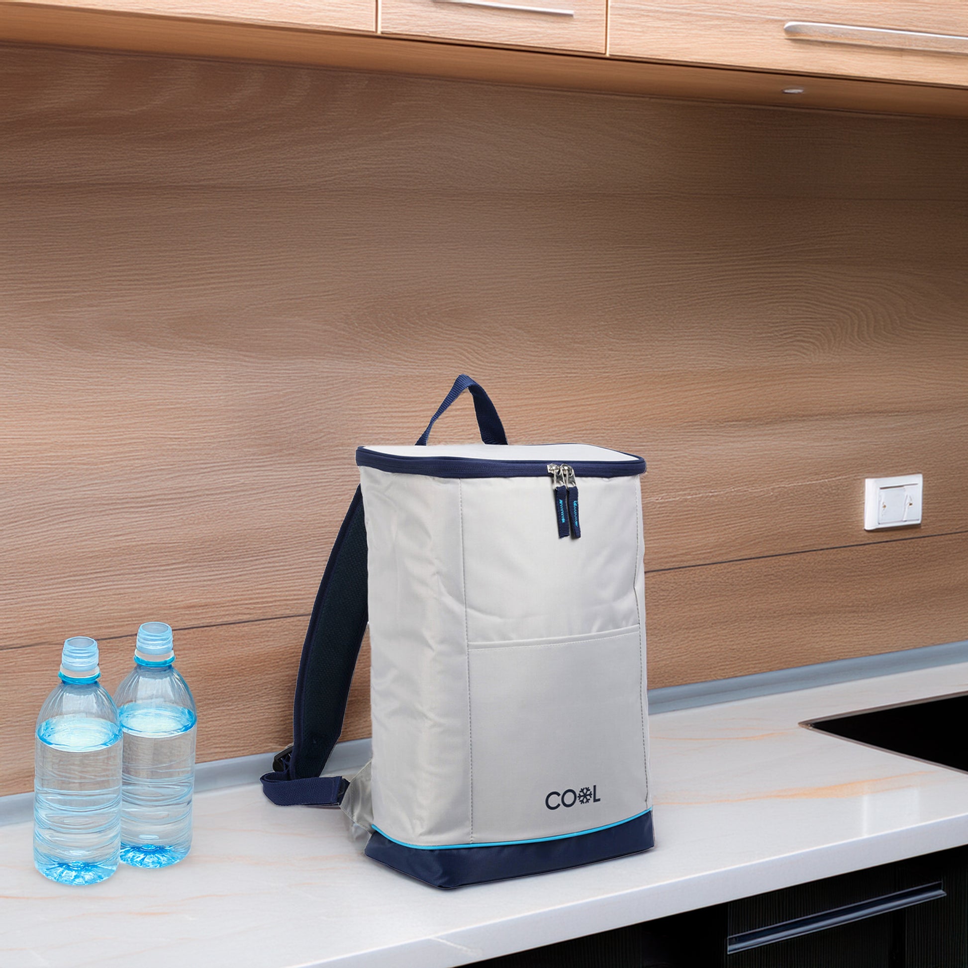 Well Home Mochila Cooler Bag 25 Litros En Poliéster 420d Con Ribete En Azul Neón_3