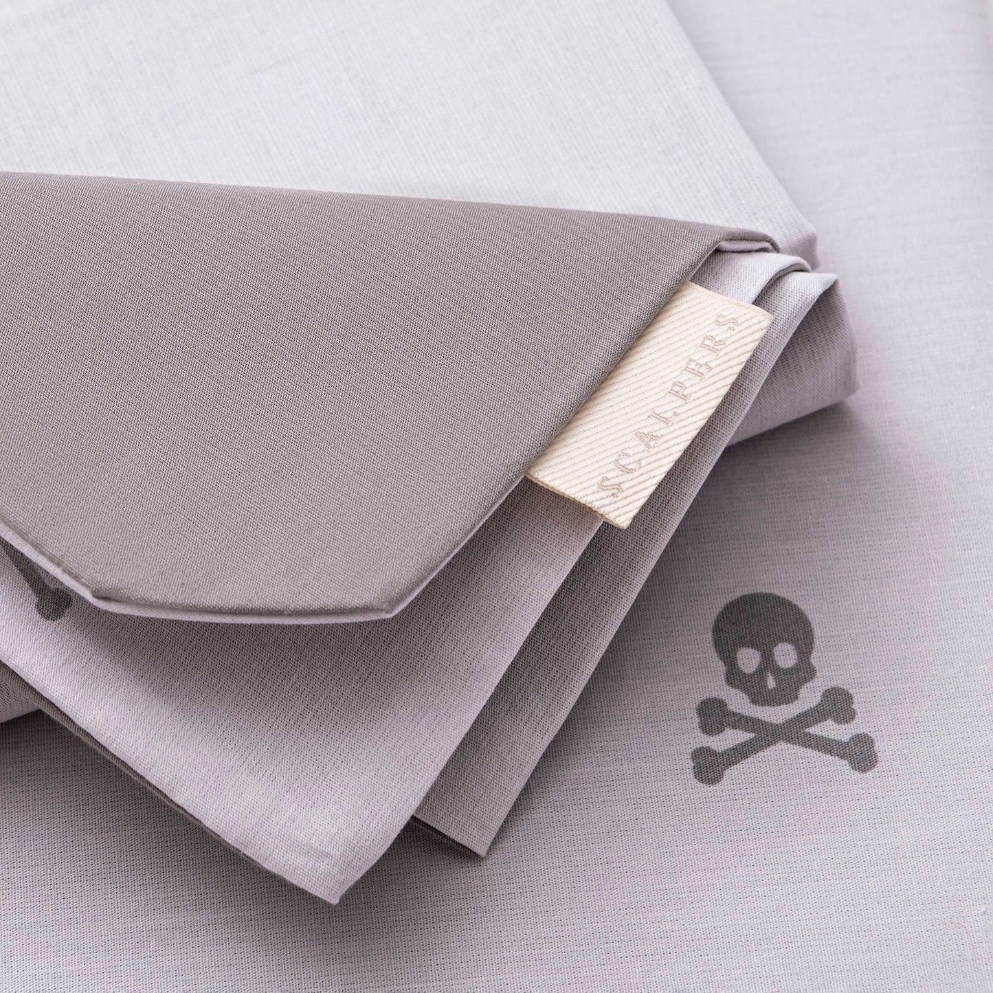 Set Cama (funda Nórdica 260x240cm + 2 Fundas Almohada  50x105cm) 100% Algodón Gris Oscuro & Gris Claro Calaveras Scalpers Home