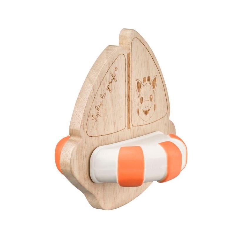 Barco de borracha e madeira