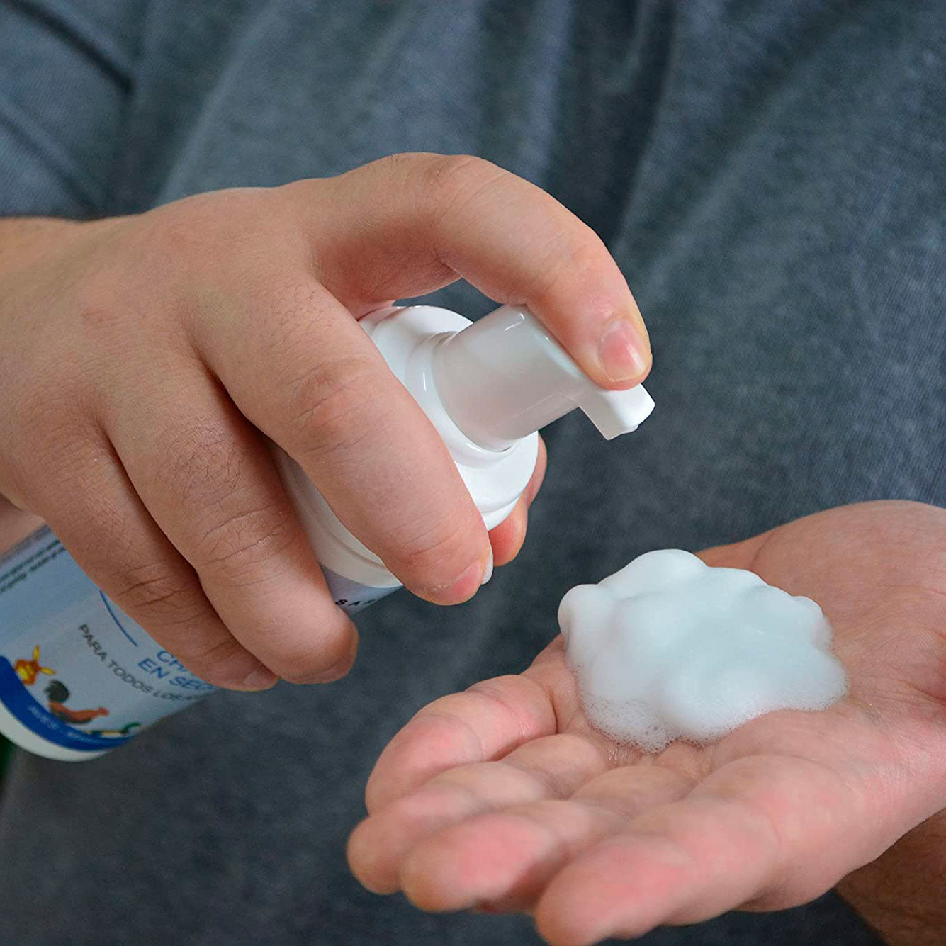 Champú En Seco Para Mascotas 150 Ml - Producto 100% Natural - Solubaño No Requiere Aclarado - Cuida La Piel_2